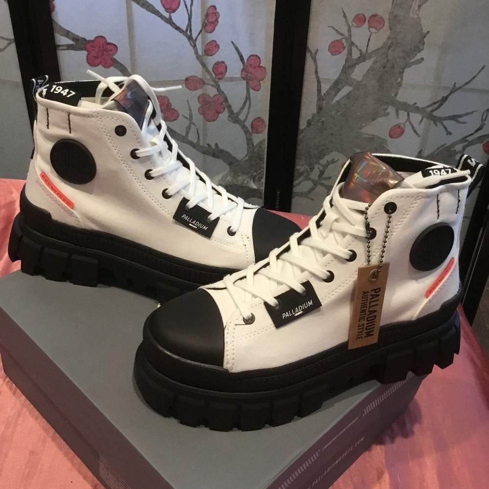 🥾 NIB Palladium Canvas Ankle Boots for Women 7.5 🥾